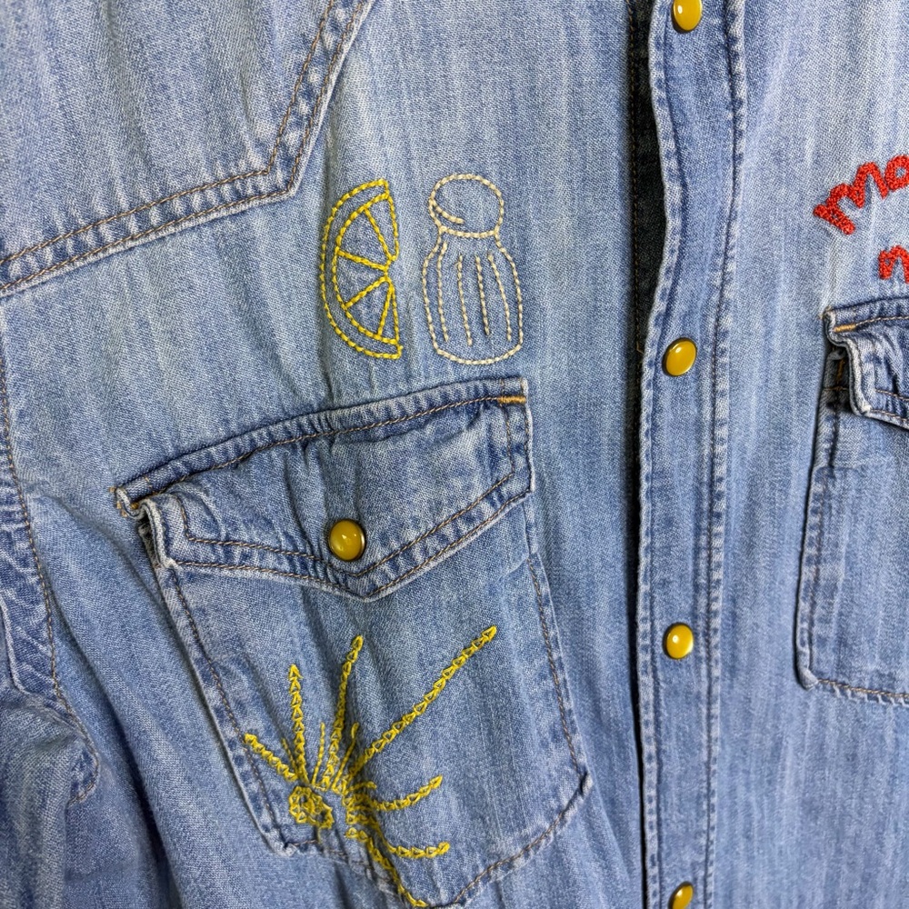 Pearl Snap Make Pizza Not War H&M Blue Denim Down Shirt top embroidered western - Picture 2 of 7